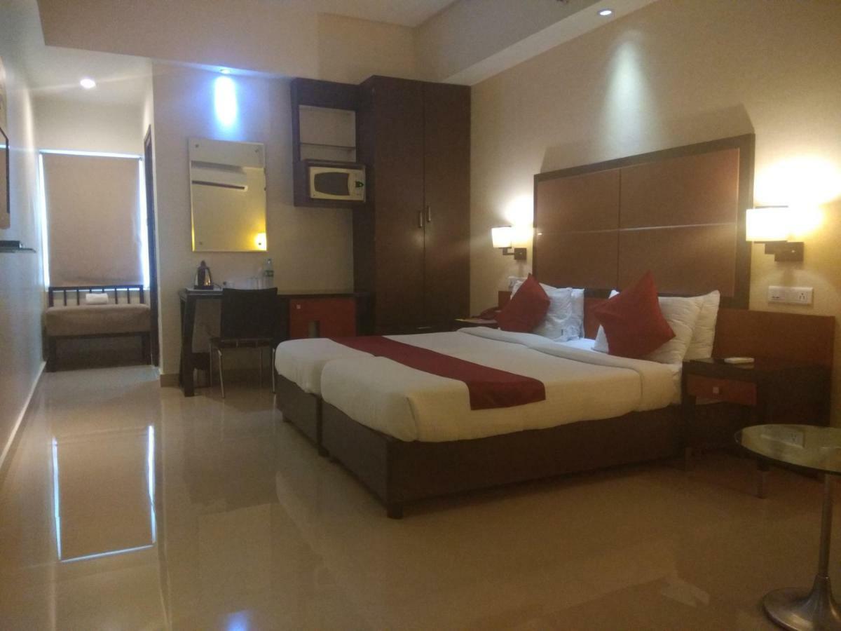 Hotel Kens Hyderabad Eksteriør bilde